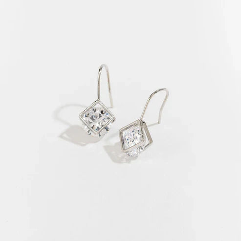 43120-5 Dazzler Cz Diamond Drop Silver Ear 6H6