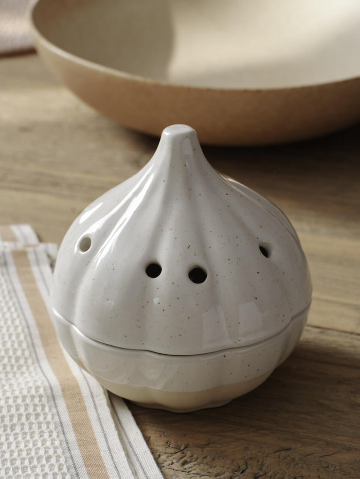 Fattoria Stoneware Garlic Pot