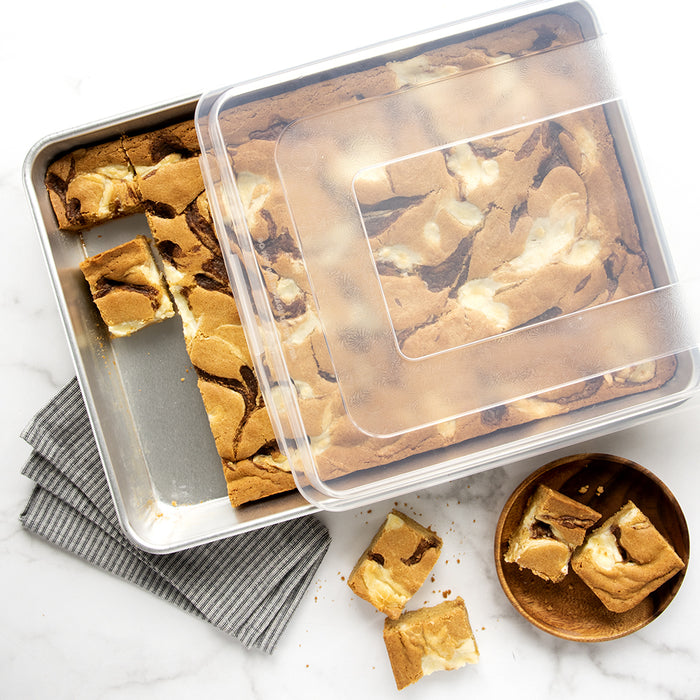 High Sides Sheet Cake Baking Pan W/Lid #44703