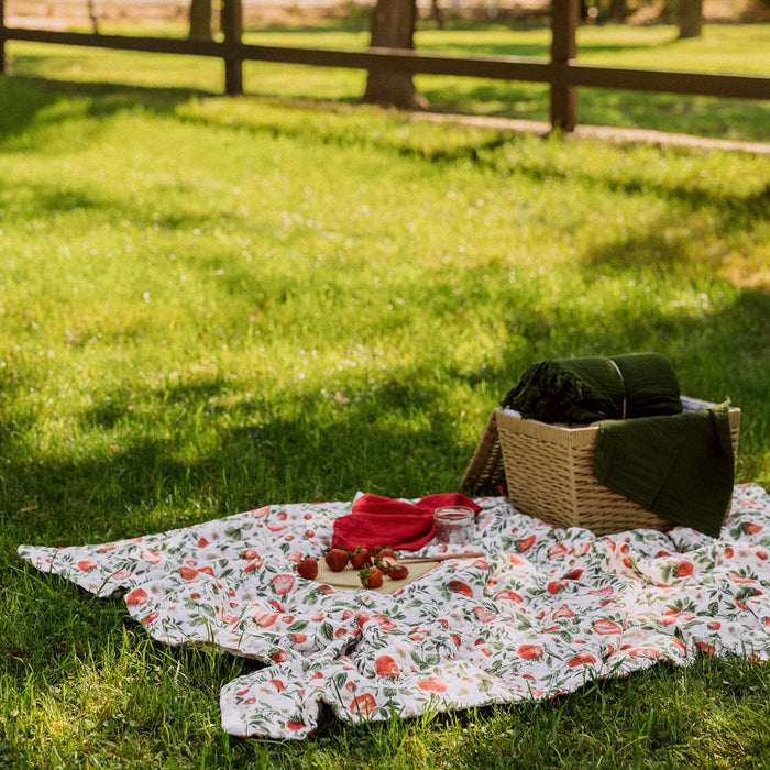 Oversized Breeze Throw – Strawberry Fields