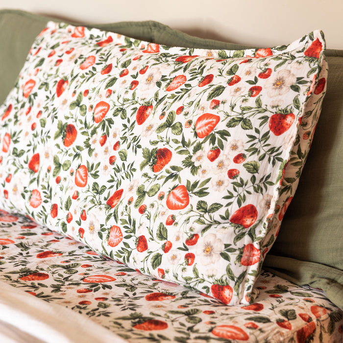 PRE-ORDER: King Muslin Cotton Pillow Shams (Set of 2) - Strawberry Fields