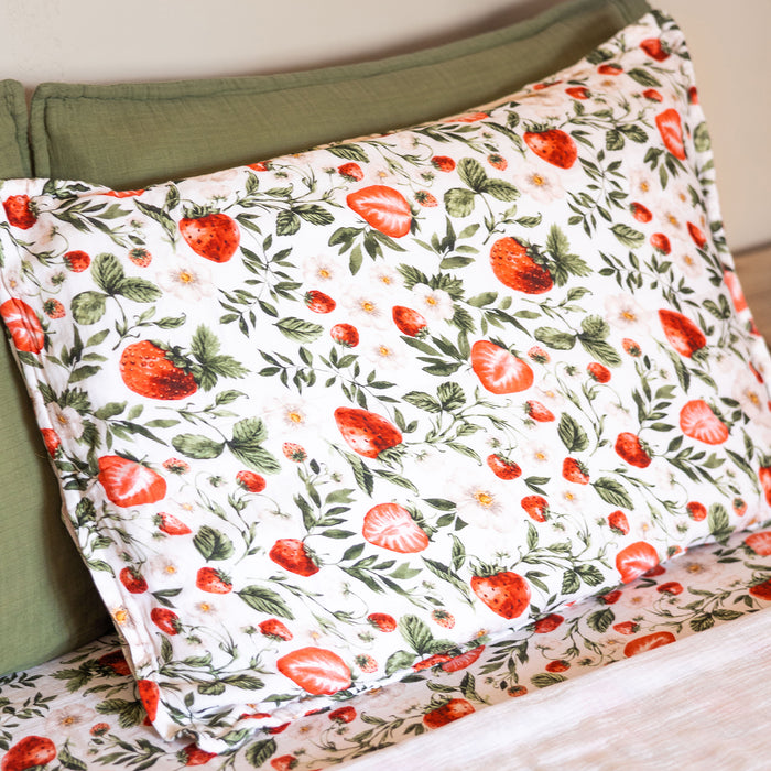 PRE-ORDER: Standard Muslin Cotton Pillow Shams (Set of 2) - Strawberry Fields