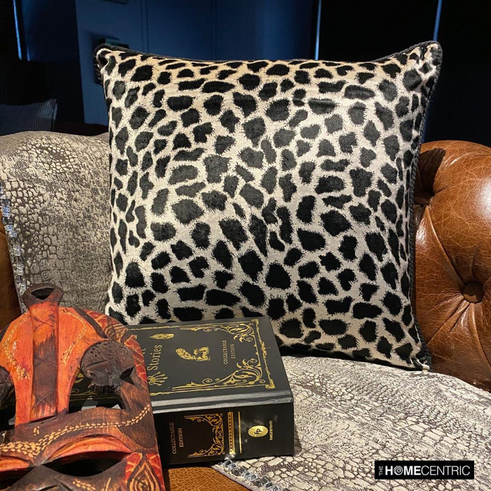 Wild Jungle - Black N White Velvet Throw Pillow Cover